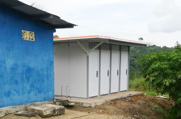 Salle de bain préfabriquée au Panama